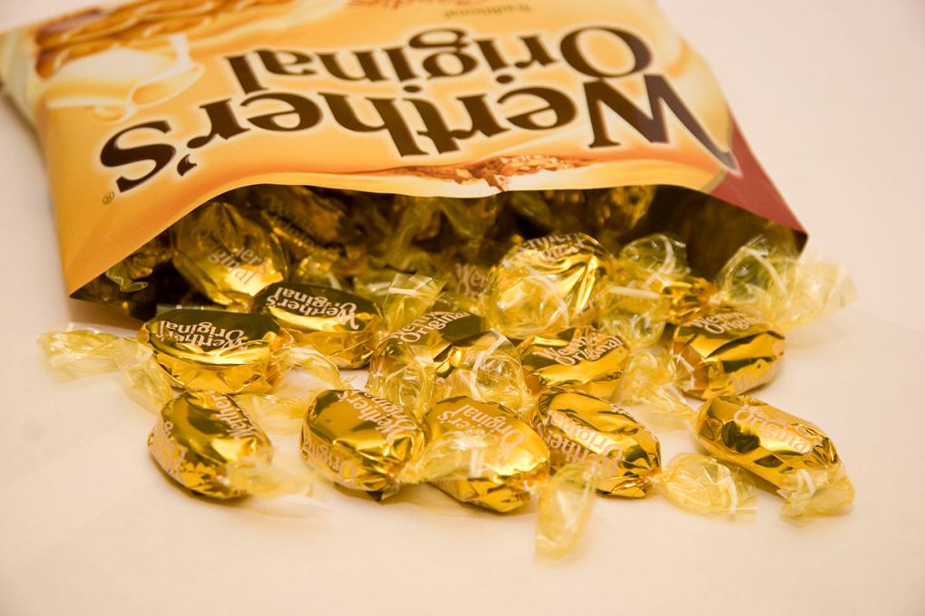 1200px-An_Open_Bag_of_Werther's_Original